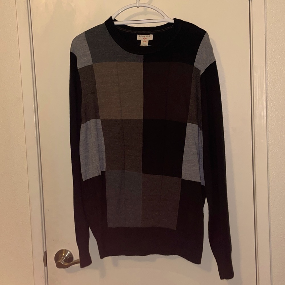 Dockers Vneck sweater in black size XL